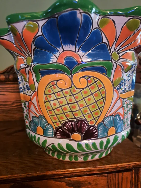 Mexican Planter  Pot W/Scallooed Top 9"Tall 9"Wide Outdoor Use - Picture 2 of 6